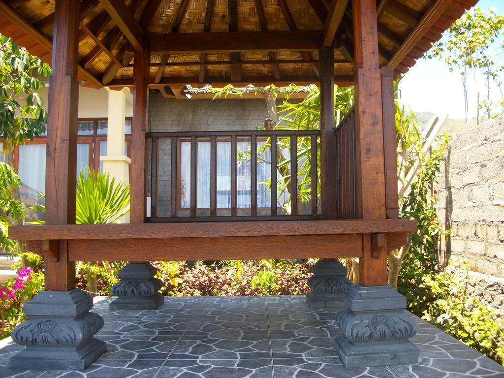 Putra'Lebah Amed Guest House المظهر الخارجي الصورة