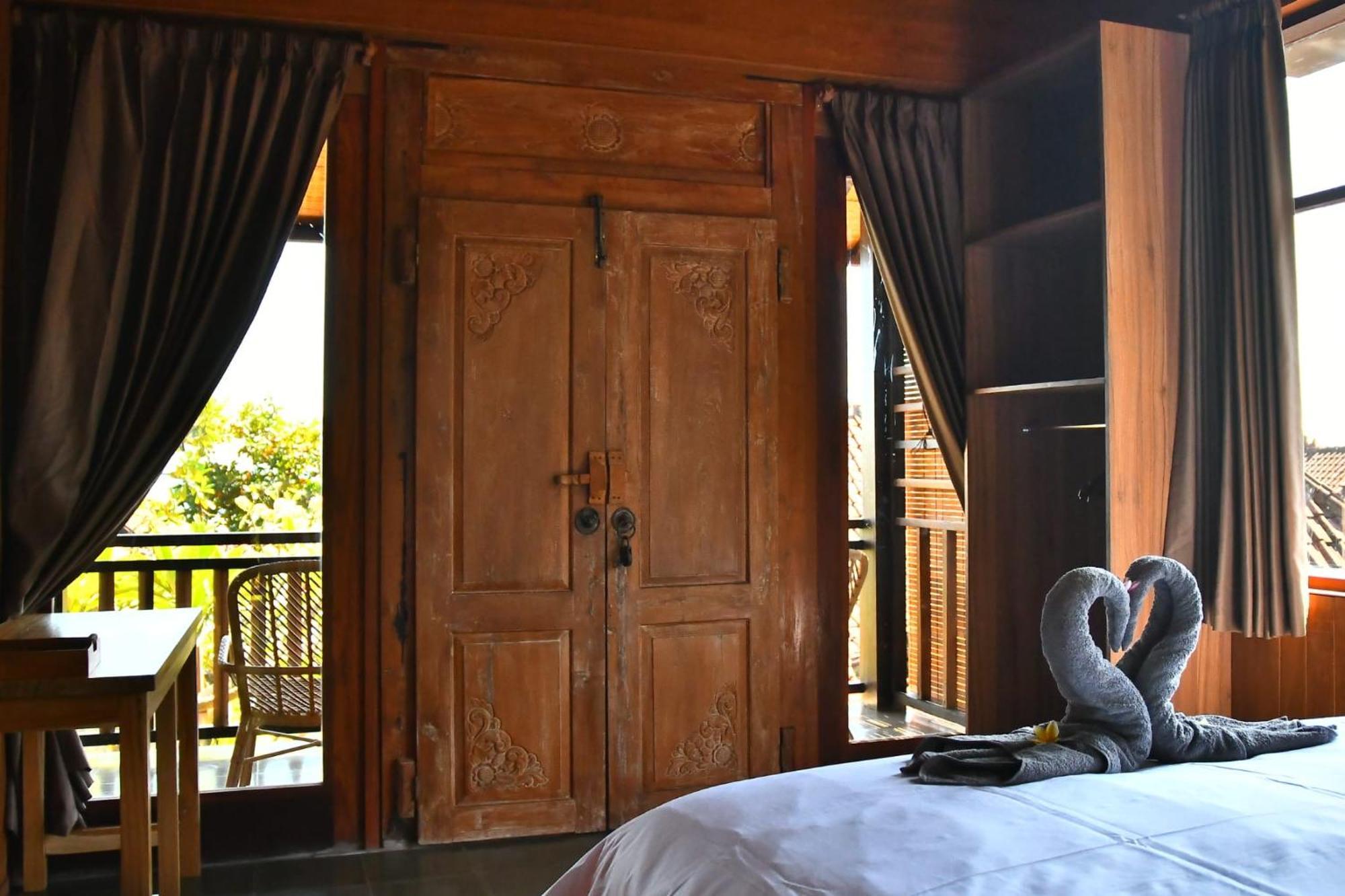 Putra'Lebah Amed Guest House المظهر الخارجي الصورة