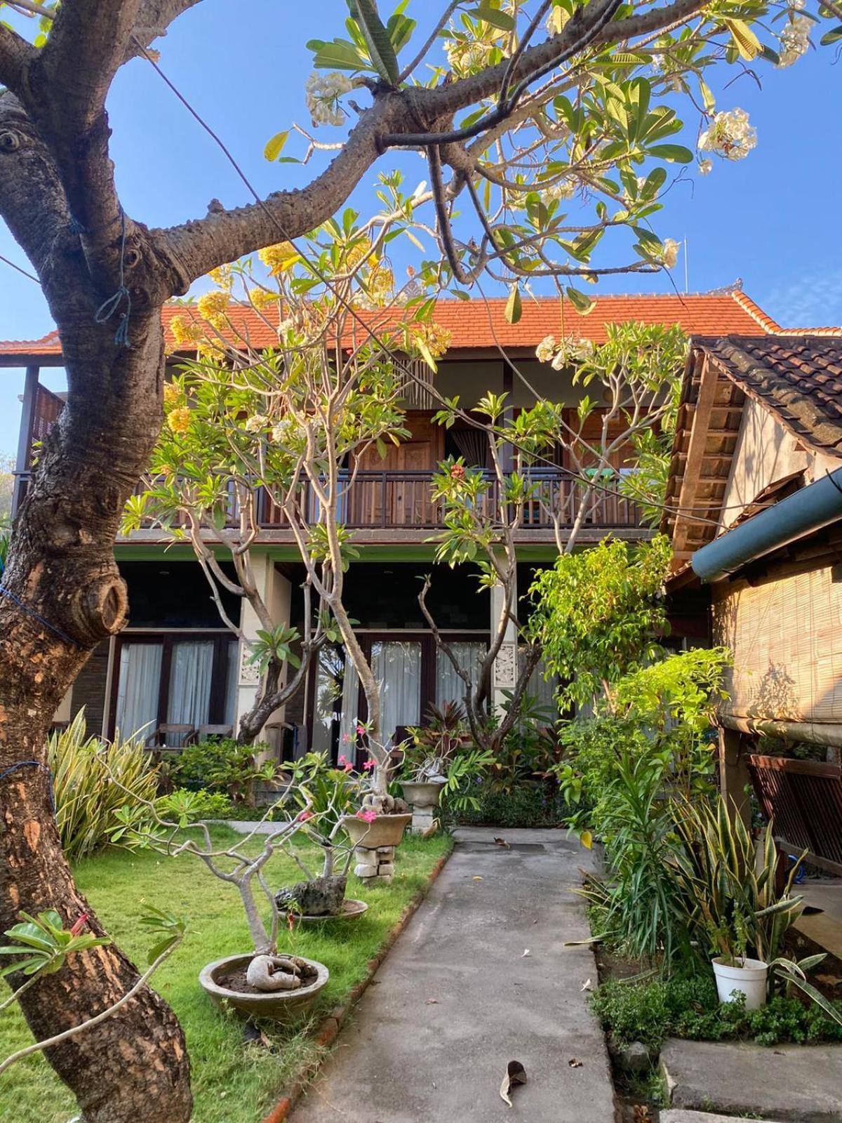 Putra'Lebah Amed Guest House المظهر الخارجي الصورة
